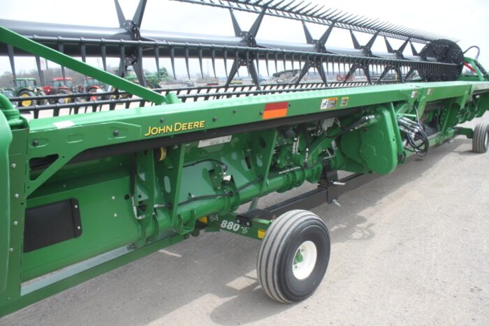 JD 735FD 35' flex draper head, flip over reel, dual knife drive, hydraulic fore/aft - Image 10