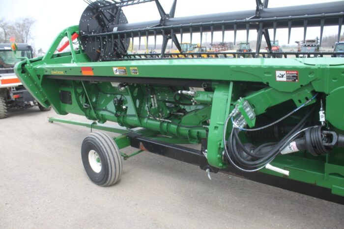 JD 735FD 35' flex draper head, flip over reel, dual knife drive, hydraulic fore/aft - Image 11