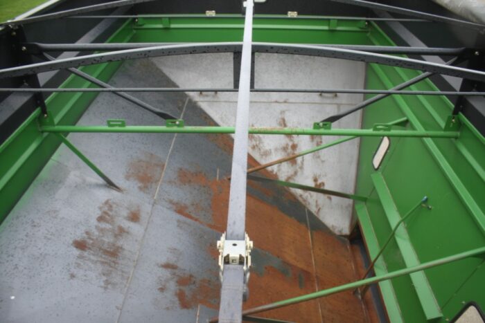 Brent 544 500 bu gravity wagon, tarp, green, as new - Image 12