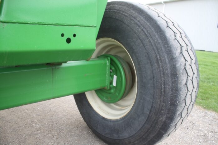 Brent 544 500 bu gravity wagon, tarp, green, as new - Image 15