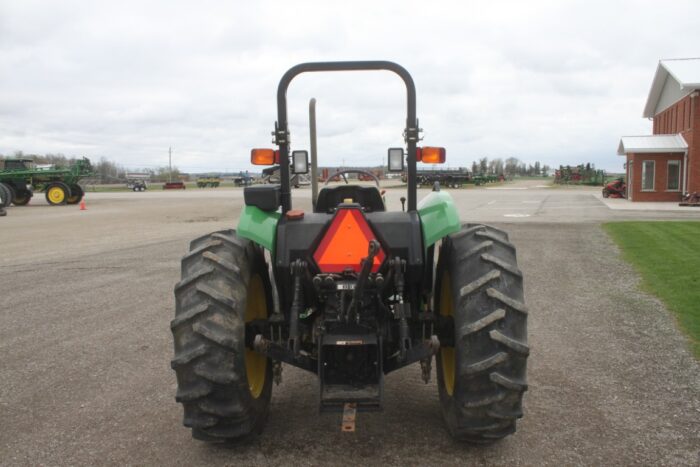 JD 5200 2wd tractor, rops, 2 sets of remotes, only 734 hours, local estate - Image 7