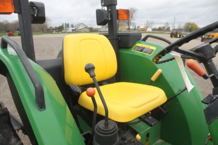 JD 5200 2wd tractor, rops, 2 sets of remotes, only 734 hours, local estate - Image 15