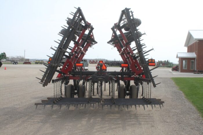 Case/Int Tigermate II 26-1/2' cultivator, C-shank, 5 bar Remlinger floating spike harrow, rear hitch and hydraulics - Image 7
