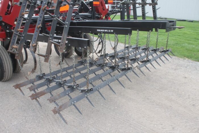 Case/Int Tigermate II 26-1/2' cultivator, C-shank, 5 bar Remlinger floating spike harrow, rear hitch and hydraulics - Image 9