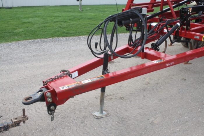 Case/Int Tigermate II 26-1/2' cultivator, C-shank, 5 bar Remlinger floating spike harrow, rear hitch and hydraulics - Image 16