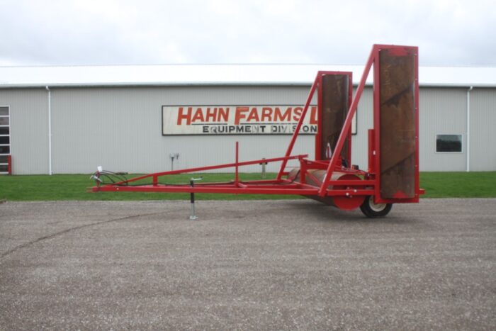 R & R 32' hydraulic land roller, lights, hwy service 12 ply tires