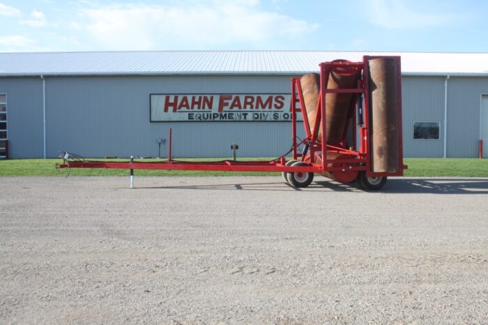 R & R 48' hydraulic double folding land roller, lights, hwy service 12 ply tires