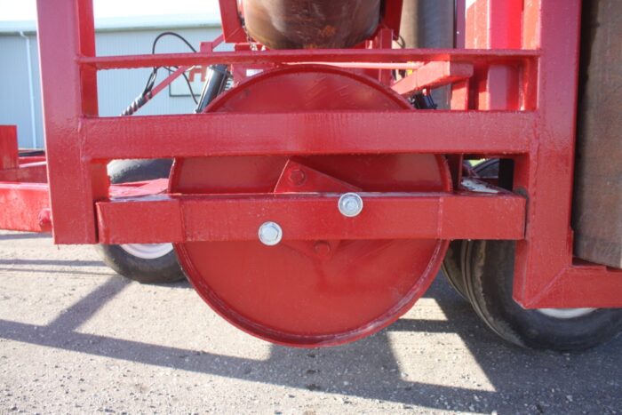 R & R 48' hydraulic double folding land roller, lights, hwy service 12 ply tires - Image 10