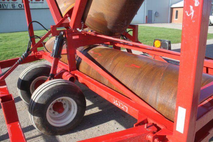 R & R 48' hydraulic double folding land roller, lights, hwy service 12 ply tires - Image 11
