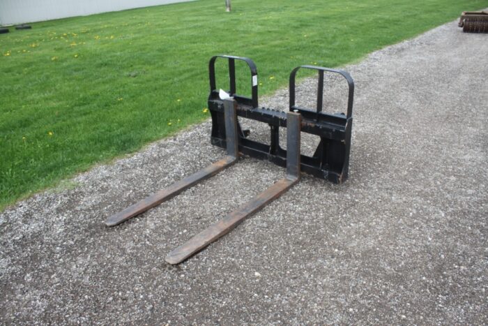HLA 4200 lb pallet forks, Euro coupler