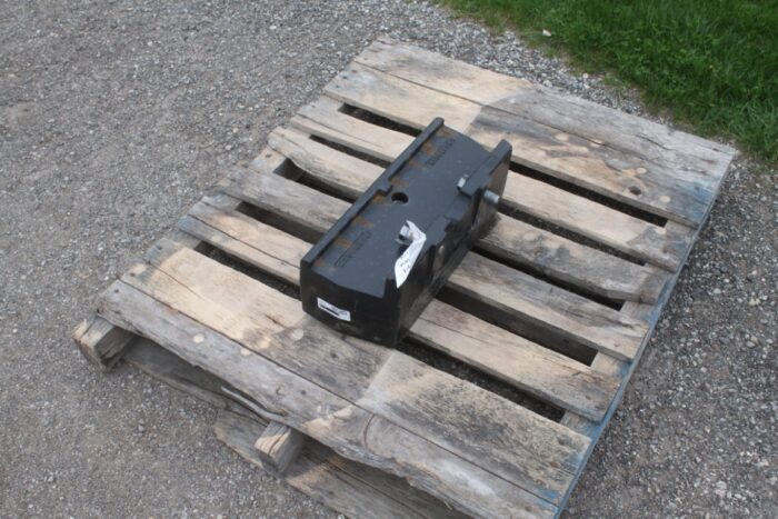New Holland TS tractor weight block - Image 3