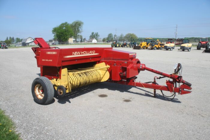 New Holland 326 small square baler, thrower, hyd tension - Image 4