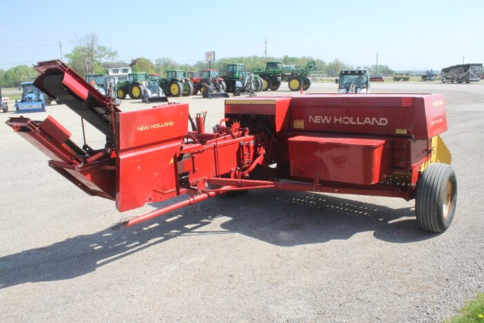 New Holland 326 small square baler, thrower, hyd tension - Image 6