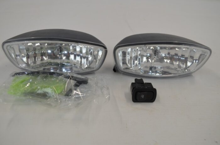 一 rear work light kit, to fit B2350, B2650, B3150, B3350, part number 6C430-97601