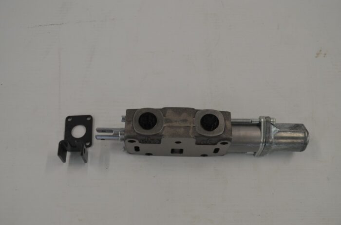 一 L7233A self cancelling detent rear remote valve - Image 2