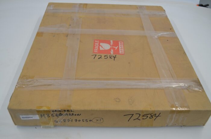 一 Kubota 3C87170550 glass, rear window to fit M7040, M9540 - Image 3