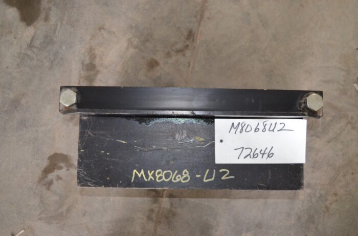 M8068-U2, front weight bracket - Image 7