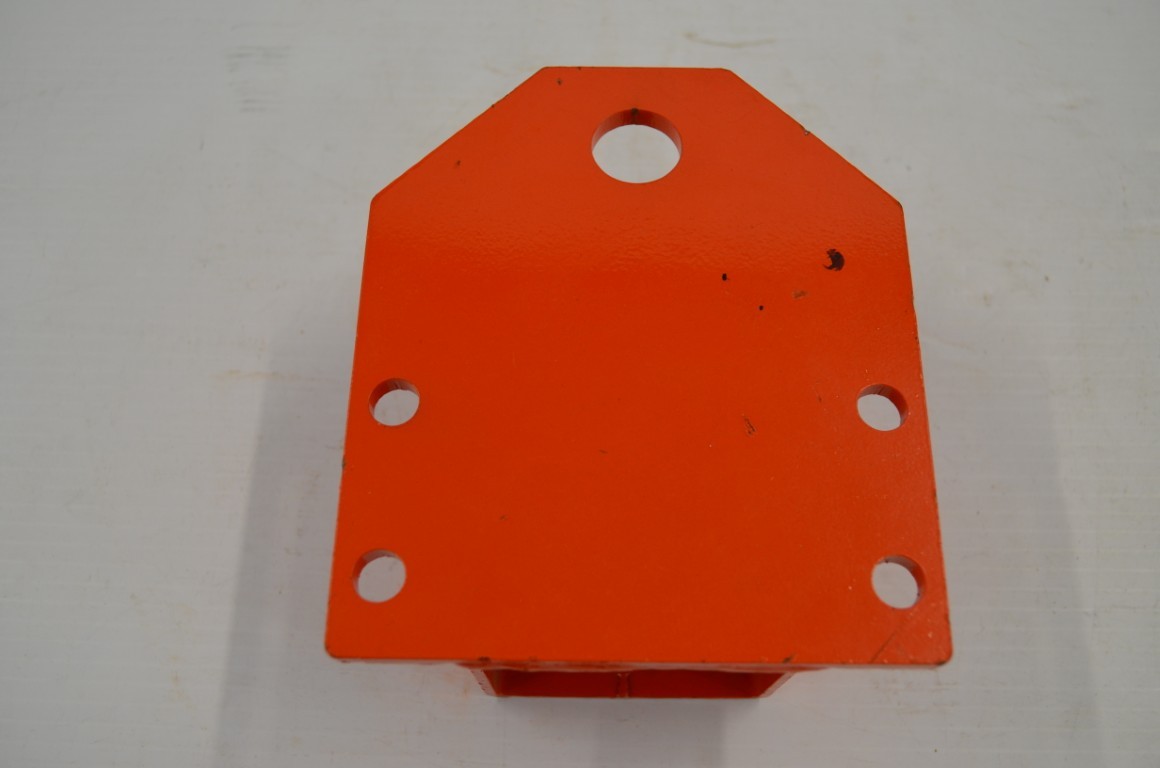 一 Kubota 70050-93690 rear bracket to fit Kubota G2001 front blade - Image 4