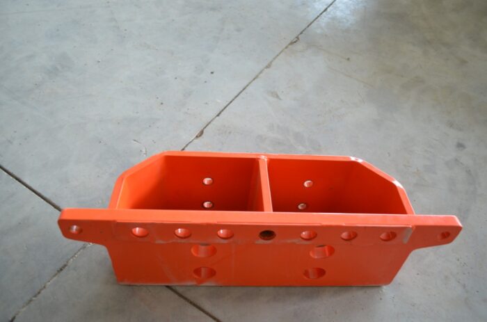 一 Kubota M1875A weight bracket to fit  M5040 - Image 3