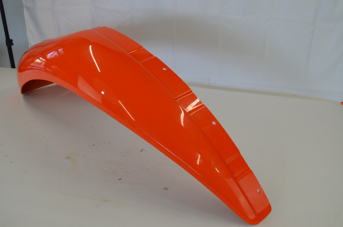 Kubota 3C50176014, RH fender fits many Kubota tractors, used, nice shape - Image 5
