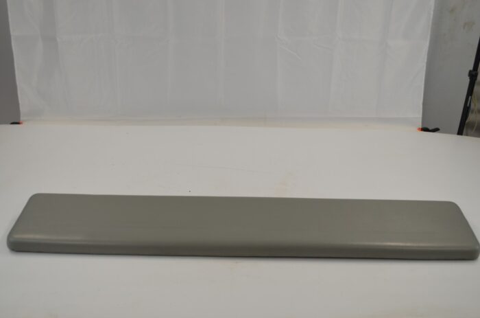 一 kubota 9"Hx51 1/2" W seat, gray, K731156020, used