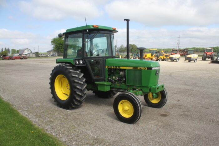 JD 2750 2wd tractor, cab, air, hi/lo, 18.4x30, 2 remotes, 5740 hours - Image 4