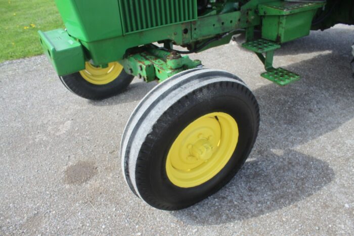 JD 2750 2wd tractor, cab, air, hi/lo, 18.4x30, 2 remotes, 5740 hours - Image 13