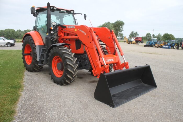 Kubota M7-171P 4wd tractor, 50K KVT, LM2605 SL loader, front hitch & pto - Image 3