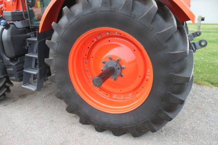 Kubota M7-171P 4wd tractor, 50K KVT, LM2605 SL loader, front hitch & pto - Image 10
