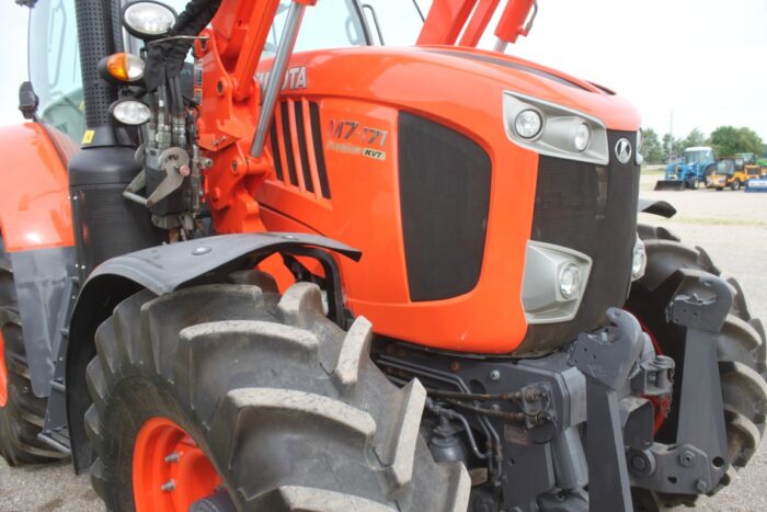 Kubota M7-171P 4wd tractor, 50K KVT, LM2605 SL loader, front hitch & pto - Image 18