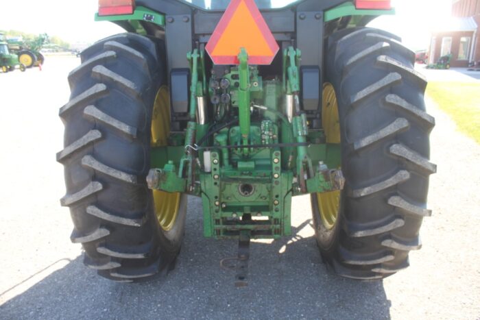 JD 6400 2wd tractor, cab, air 18.4R38, 2 remotes, rack and pinion axle, rebuilt engine - Image 9