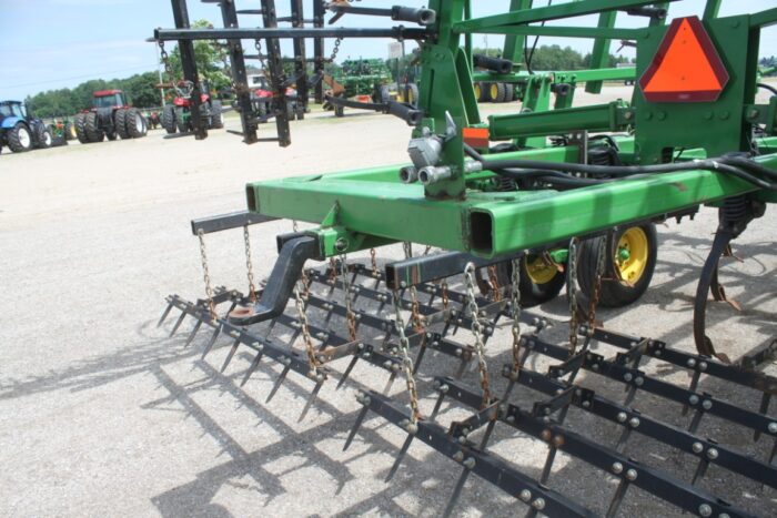 JD 2210 31' cultivator, 5 bar spike harrow, rear hitch, gauge wheels - Image 11