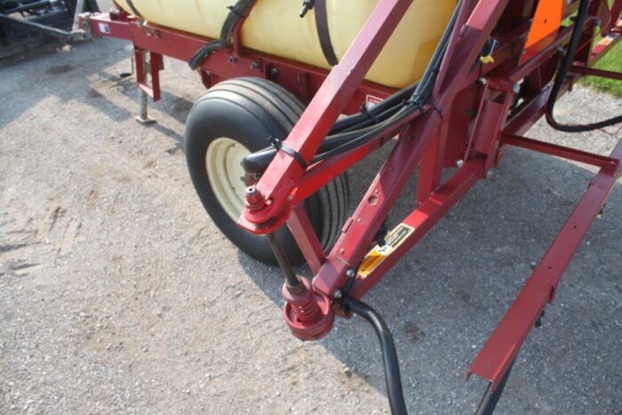 Hardi TR300 single axle sprayer, hydraulic lift, electric controls, foam marker - Image 15