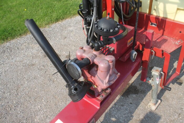 Hardi TR300 single axle sprayer, hydraulic lift, electric controls, foam marker - Image 18