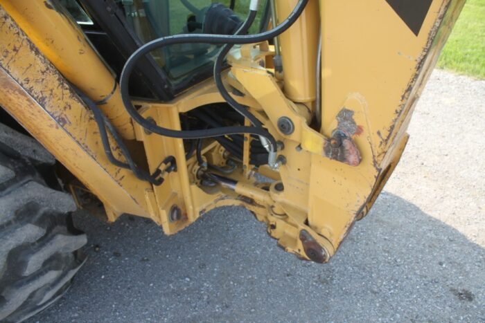 Ford 555D 4wd backhoe, extendahoe, cab, 87" front bucket, 23" ditching bucket, one owner, 2472 hours - Image 11