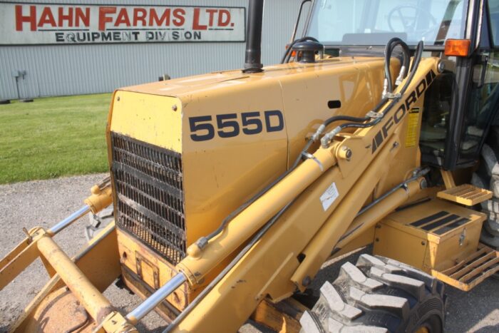 Ford 555D 4wd backhoe, extendahoe, cab, 87" front bucket, 23" ditching bucket, one owner, 2472 hours - Image 14