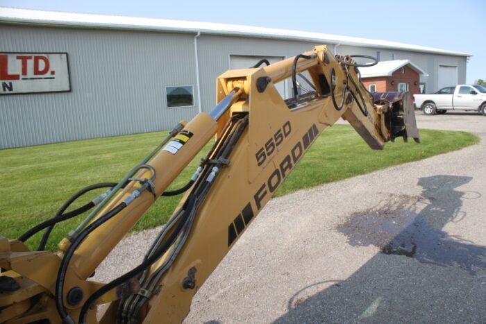 Ford 555D 4wd backhoe, extendahoe, cab, 87" front bucket, 23" ditching bucket, one owner, 2472 hours - Image 17