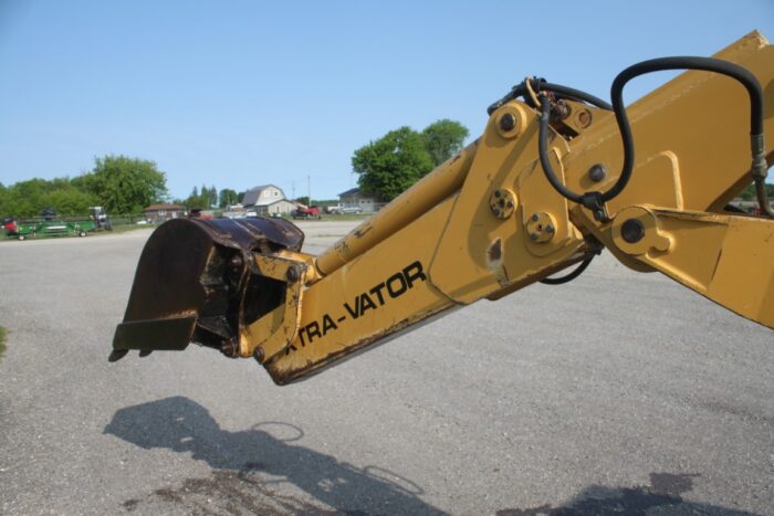 Ford 555D 4wd backhoe, extendahoe, cab, 87" front bucket, 23" ditching bucket, one owner, 2472 hours - Image 20