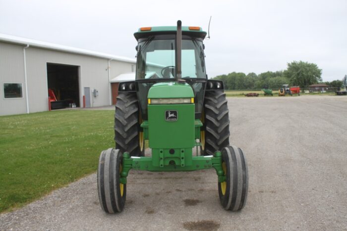 JD 3055 2wd tractor, cab, air, hi-lo, 2 sets of remotes, 18.4x38 - Image 3