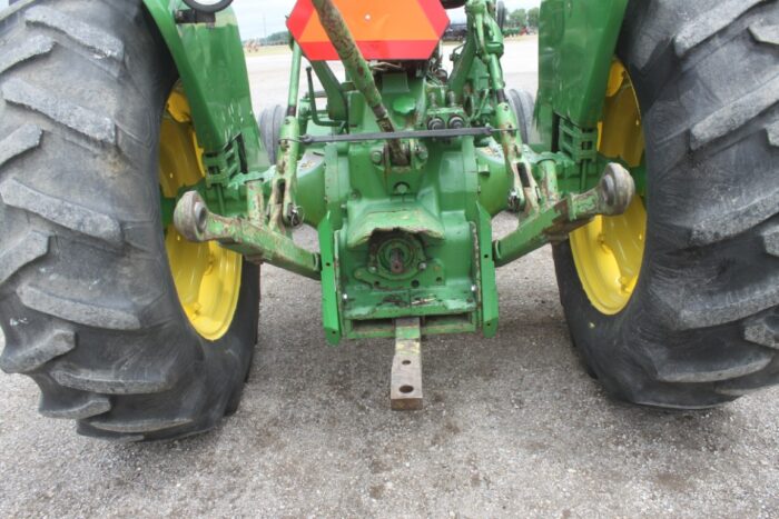 JD 1830 2wd tractor, 16.9x30, very nice one owner tractor - Image 9