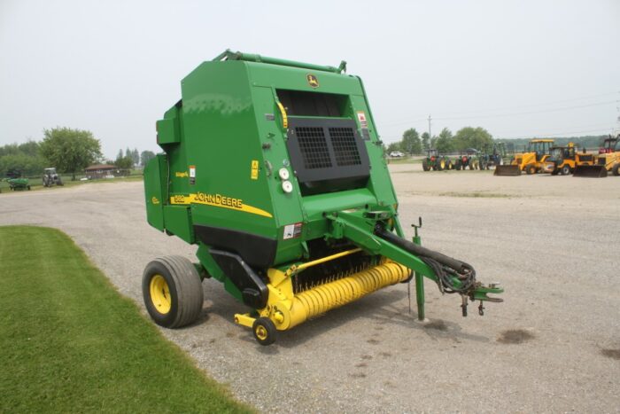 JD 582 silege special round baler, net wrap, megawide pick-up - Image 4