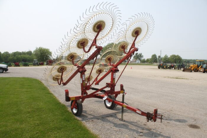 H & S V10 -10 wheel folding hay rake - Image 3