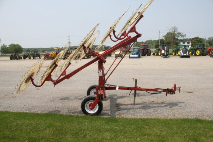 H & S V10 -10 wheel folding hay rake - Image 4