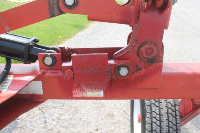 H & S V10 -10 wheel folding hay rake - Image 10