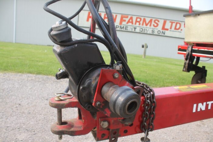 Case/Int 800 4 row corn planter, dry fert - Image 16
