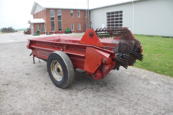 Case/Int 530 single axle manure spreader, top beater - Image 8