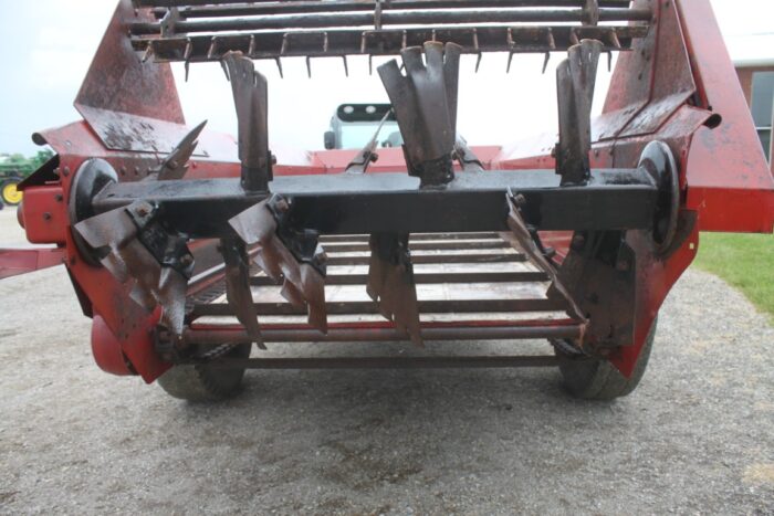 Case/Int 530 single axle manure spreader, top beater - Image 14