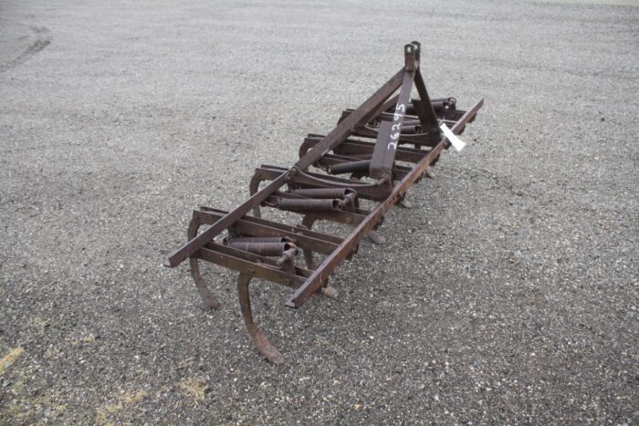 Ferguson 7' cultivator, 3pth, 9 shanks, spring reset - Image 2