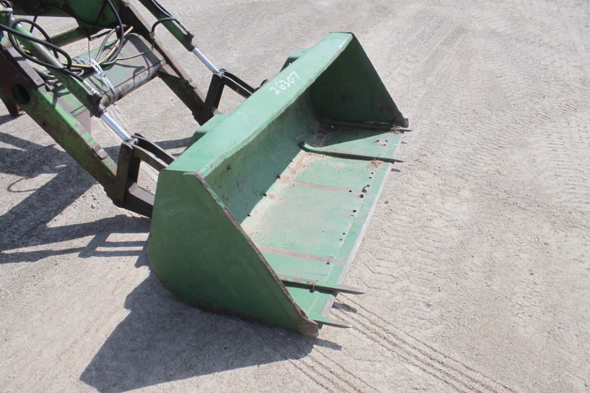 JD 240 loader - Image 5