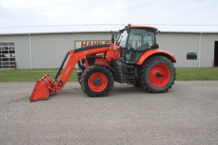 Kubota M7-152D-PS 4wd tractor, delux cab, air, powershift 40K, M67 loader